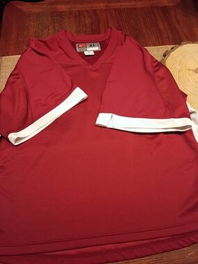 Nike Men's Maroon Short-Sleeve Athletic Jersey with White Sleeve Trim